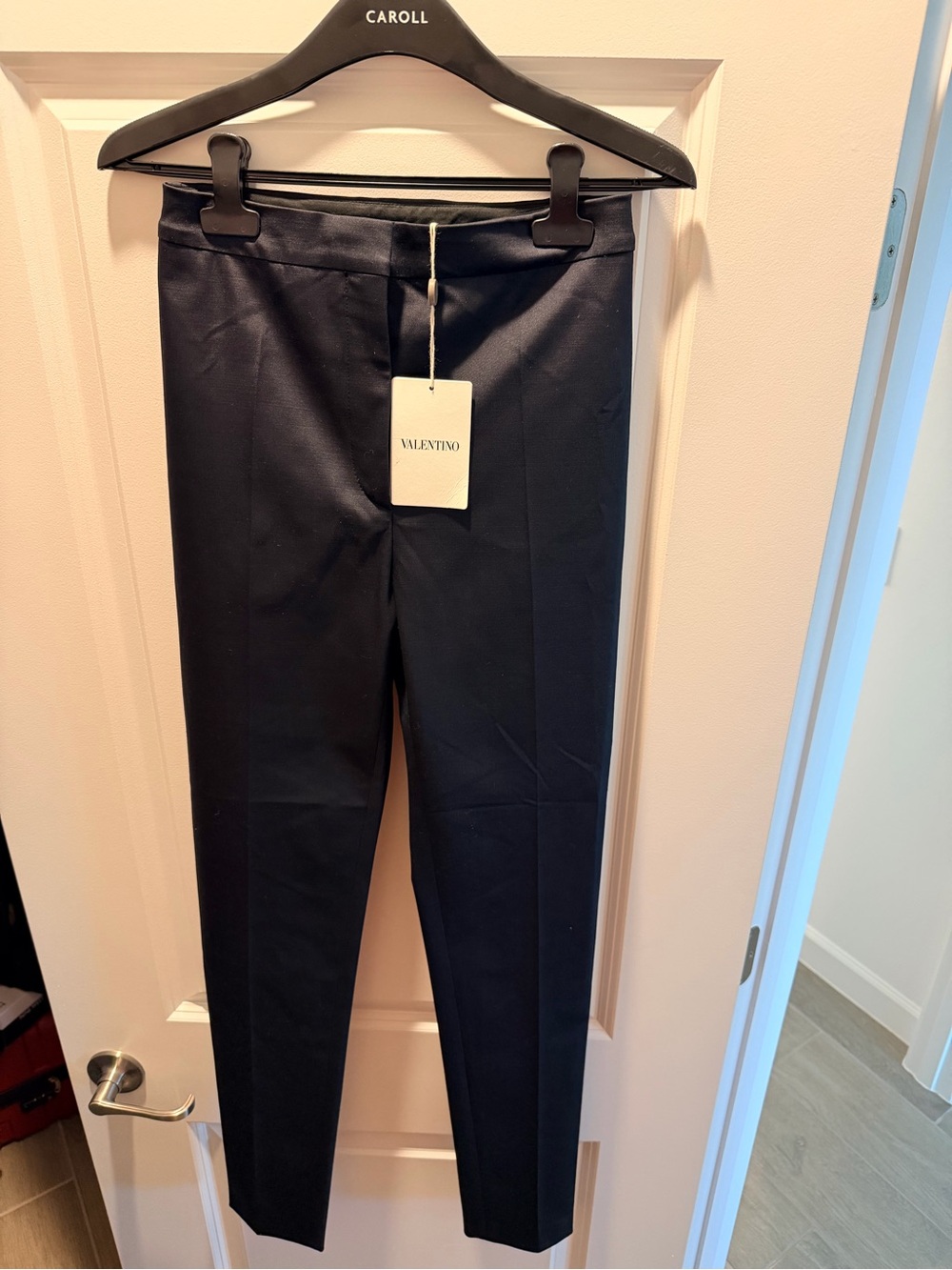 VALENTINO SLIM
TAILORED HIGH RISE WOMENS PANTS IN NAVY